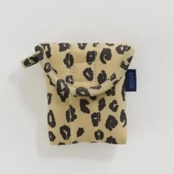 NWT BAGGU Puffy Earbuds Case - Honey Leopard - Picture 5 of 8